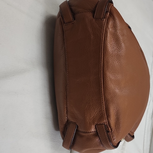 Michael Kors Bedford Tan Leather Hobo Bag With Gold Accents - Picture 8 of 10